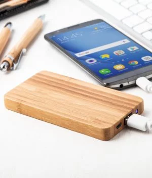baterie externa personalizata bamboost