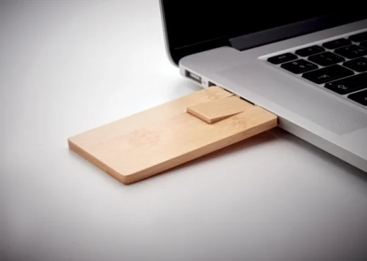 Memorie USB credit card din bambus