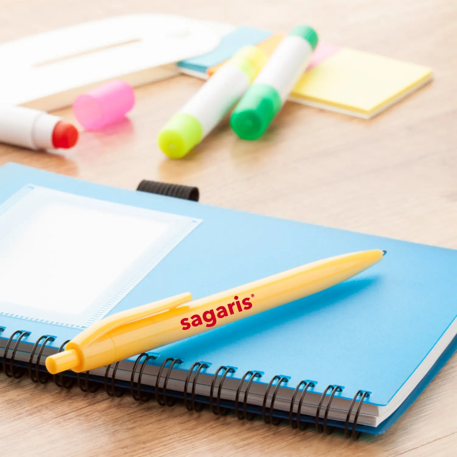 Pixuri din plastic personalizate