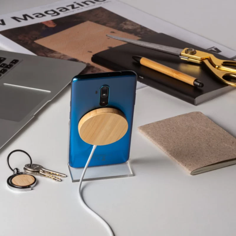 Incarcator magnetic wireless personalizat Daimler